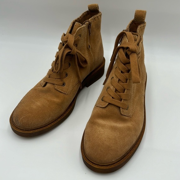 Zodiac tan Suede Ankle boots size 9 1/2 NWOT - Picture 1 of 15
